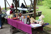 Flohmarkt in Wickerode. An mehreren Ständen wurden gebrauchte Dinge angeboten. Bild: Flohmarkt in Wickerode. An mehreren Ständen wurden gebrauchte Dinge angeboten.