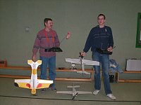 Indoor-Modellflugzeug - Sportfreunde aus freien Gemeinschaften Bild: Indoor-Modellflugzeug - Sportfreunde aus freien Gemeinschaften