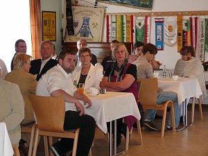 Zeugnisse &uuml;bergeben