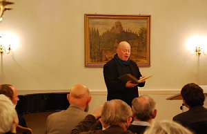 Tenor Frank Exner bereicherte den anspruchsvollen Nachmittag im Museum kongenial durch Lieder von Franz Schubert und Robert Schumann; Letzterer vertreten mit dem St&uuml;ck "Freisinn".