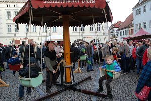 &Ouml;kologisch unbedenklich und trotzdem ein riesiger Spa&szlig; f&uuml;r kleine Kinder: das muskelbetriebene Karussell.
