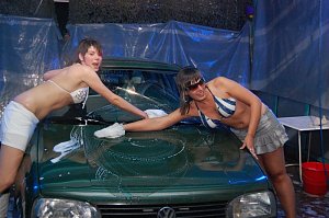 Sexy Autowäsche Party