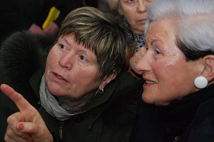 Weiche, pastellhafte Farben verk&uuml;nden auf Hollunders Bildern den Fr&uuml;hling. Doch sie halten oft noch eine kleine &Uuml;berraschung bereit, die zu bemerken den Besuchern Freude macht.