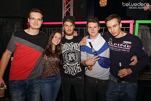 Wir bekennen Farbe! - so hie&szlig; das Motto der Nacht vom Samstag zu Sonntag im Nordh&auml;user Jugendclubhaus. Auf die G&auml;ste wartete nicht nur jede Menge Licht, sondern auch jede Menge toller Musik. Wir haben wieder die Galerie f&uuml;r Sie zusammengestellt.