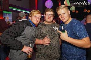 Wir bekennen Farbe! - so hie&szlig; das Motto der Nacht vom Samstag zu Sonntag im Nordh&auml;user Jugendclubhaus. Auf die G&auml;ste wartete nicht nur jede Menge Licht, sondern auch jede Menge toller Musik. Wir haben wieder die Galerie f&uuml;r Sie zusammengestellt.