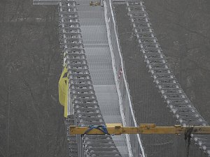 Abhängen über der Talsperre
