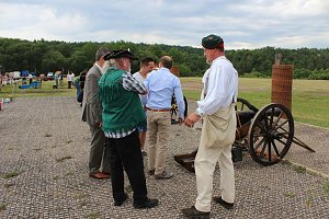 Sponsoren beim Schie&szlig;en auf dem Dickkopf