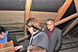 Besichtigung des Hauses der Jugend durch Stefan Gebhardt (links) und Jens Diederichs (rechts).