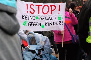 Transparente mit eindeutigen Forderungen