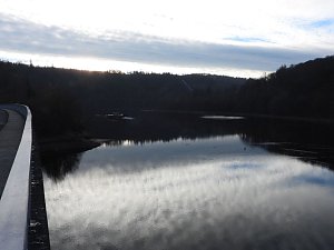 Wenig Wasser in der Talsperre
