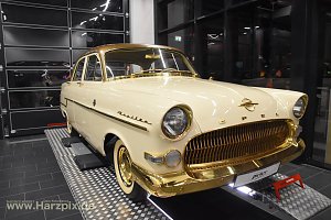 H&uuml;ttengaudi bei Autohaus Peter