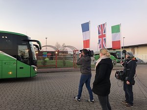 Mit Brauer und einem Filmteam unterwegs nach England