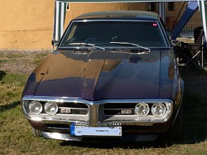 US-Cars in der Westernstadt