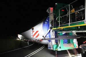 Schwerlasttransport mit Windr&auml;dern