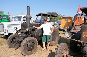 Motoren- und Maschinenschau zu Dreschfest in Sundhausen