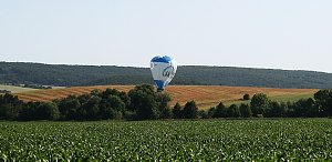 Landung eines Heißluftballons in der Goldenen Aue