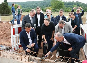 Grundsteinlegung für das "Nest" am Stausee Kelbra