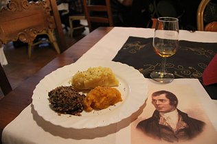 Bild: Schottische Dreifaltigkeit: Haggis, Burns und Whiskey