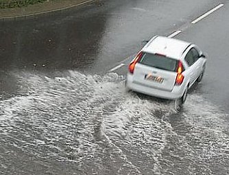 Unwetter am 1. 9. in der Oskar-Cohn-Stra&szlig;e (Foto: privat)