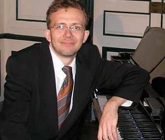 Am Klavier (Foto: privat)