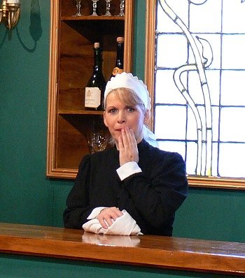 Roth l&auml;dt ein (Foto: Theater)