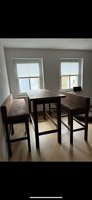 Esstisch mit B&auml;nken  (Foto: )