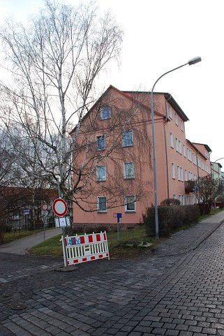 Bild: Die "Stra&szlig;e des Aufbaus", Ecke "Am kalten Graben" in Eisleben hat einen Hingucker weniger. Der Stahlmast wurde entfernt.