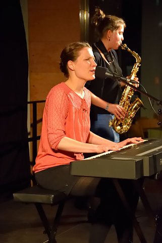 Bild: MISSILIA aus Leipzig: Franziska Potyralla (Gesang und Piano) und Julia Fendel (Saxophon).