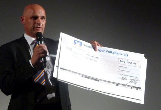 Geld f&uuml;r Nordth&uuml;ringer Tafeln (Foto: nnz)