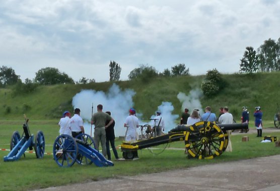 Knall und Bumm! (Foto: Karl-Heinz Herrmann) Knall und Bumm! (Foto: Karl-Heinz Herrmann)