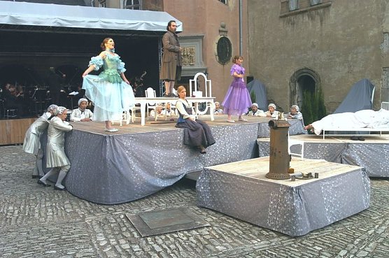 Hoffen auf sch&ouml;nes Wetter (Foto: Theater Nordhausen)