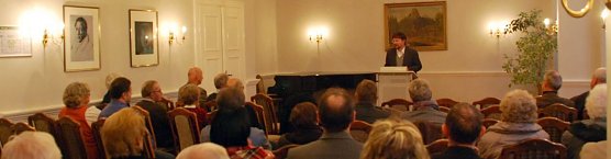 Im festlichen Carolinensaal des Mansfeld-Museums Hettstedt sprach Pfarrer Dr. Matthias Paul &uuml;ber "Die Religion Wilhelm von Humboldts". (Foto: Jochen Miche)