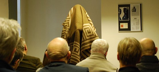 Eine Stadt verleugnet ihren Sohn, wie er einst sie verleugnet hat? Private Spekulationen zu dieser Inszenierung von Andreas Ricci im Spengler-Museum Sangerhausen. (Foto: Jochen Miche)