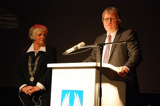 Kein Minister der Magdeburger Landesregierung hat einen so kurzen Anfahrtsweg wie der stellvertretende Ministerpr&auml;sident des Landes Sachsen-Anhalt und Finanzminister Jens Bullerjahn (SPD), der ein Gru&szlig;wort sprach. Er lebt im Landkreis. (Foto: Jochen Miche)