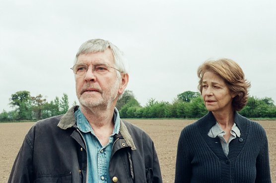 Charlotte Rampling und Tom Courtenay in dem &uuml;berragenden Drama "45 Years". (Foto: Filmverleih)