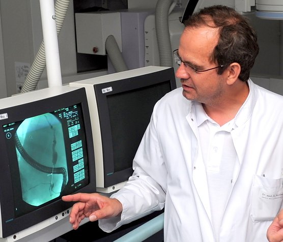 Dr. med. Stefan Kothe, Chefarzt der Allgemein- und Viszeralchirurgie, wird am 19. M&auml;rz um 10 Uhr im Konferenzsaal der HELIOS Klinik Lutherstadt Eisleben &uuml;ber gut- und b&ouml;sartige Erkrankungen des Darmes sprechen und deren Behandlung erkl&auml;ren. (Foto: HELIOS)