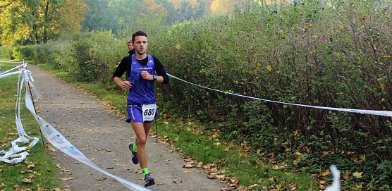 Die langen Strecken beim Stadtparklauf (Foto: Karl-Heinz Herrmann)