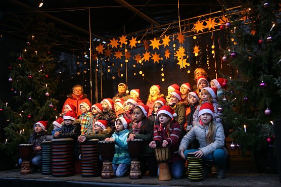Weihnachtsmarkt 2015 (Foto: Rosenstadt GmbH/K. Thom)