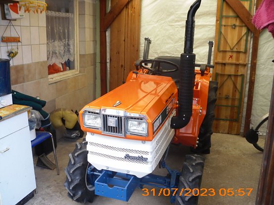 Der gesuchte Traktor (Foto: Polizei)