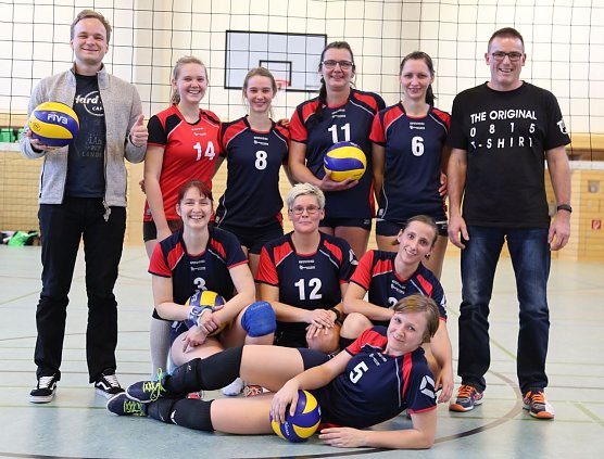 Die Damen vom TVC 99 (Foto: Dirk Ecke)