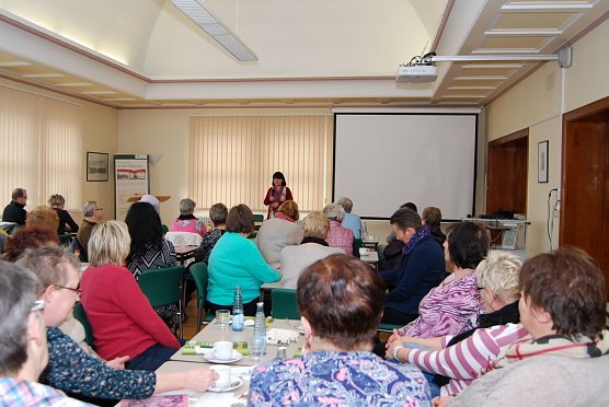 Juristin Mei&szlig;ner ber&auml;t zu sozialen Leistungen (Foto: Helios Eisleben, Lakomy)