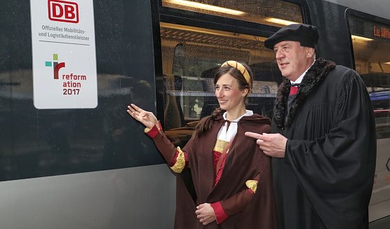 Logo wurde pr&auml;sentiert (Foto: DB/B&ouml;hnisch)