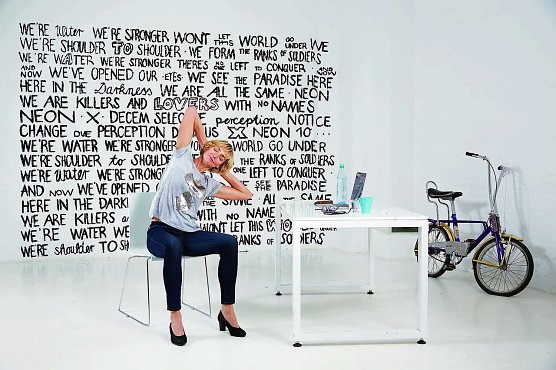 &Uuml;bungen im B&uuml;ro (Foto: GeraNova Bruckmann Verlagshaus GmbH)