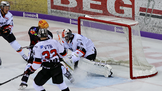 Mit dem Wurmbergcup starten die Harzer Falken in die Eishockeysaison (Foto: Puckpix) Mit dem Wurmbergcup starten die Harzer Falken in die Eishockeysaison (Foto: Puckpix)