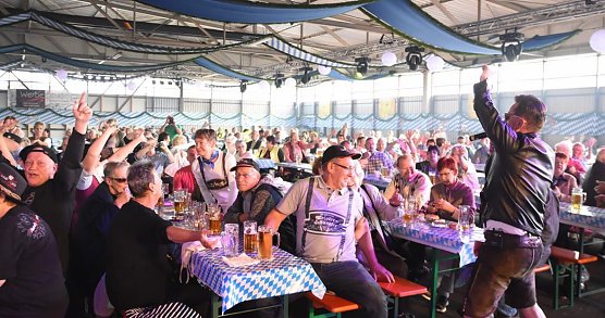 Drei Tage abfeiern in Sundhausen (Foto: S. G&auml;mkow)