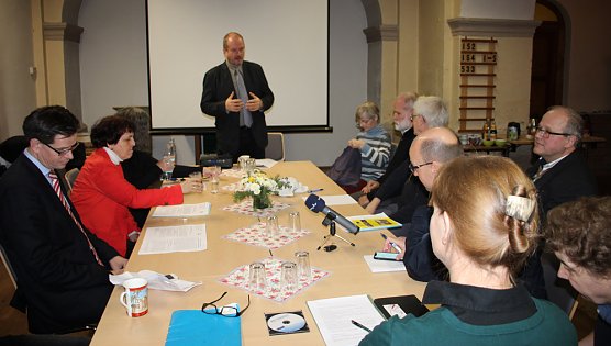 Nordthüringer Kirchenbibliotheken werden gerettet (Foto: Karl-Heinz Herrmann) Nordthüringer Kirchenbibliotheken werden gerettet (Foto: Karl-Heinz Herrmann)
