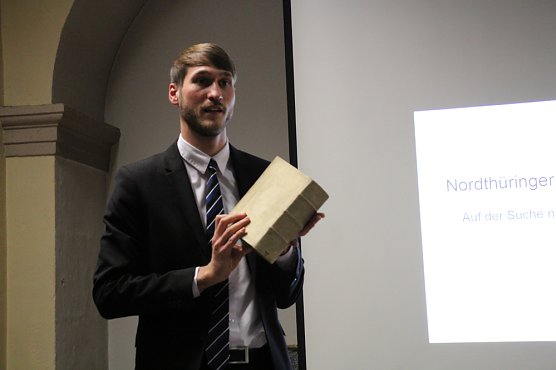 Nordthüringer Kirchenbibliotheken werden gerettet (Foto: Karl-Heinz Herrmann) Nordthüringer Kirchenbibliotheken werden gerettet (Foto: Karl-Heinz Herrmann)