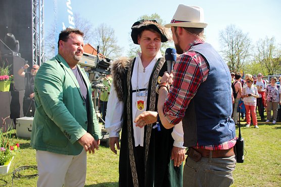 Großartiger MDR Osterspaziergang in Bad Frankenhausen (Foto: Karl-Heinz Herrmann) Großartiger MDR Osterspaziergang in Bad Frankenhausen (Foto: Karl-Heinz Herrmann)