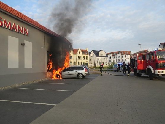 Brand eines PKW&acute;s (Foto: Polizei MSH)