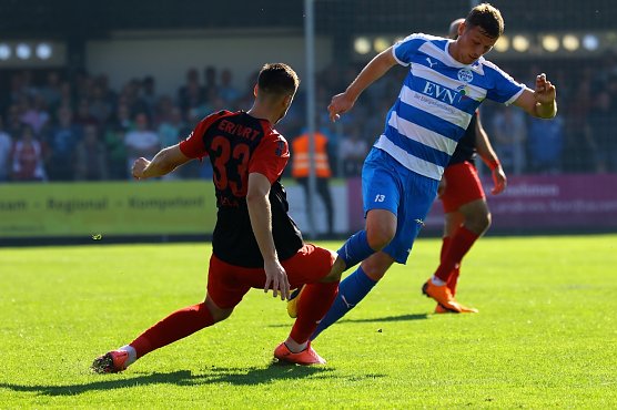 wacker (Foto: Bernd Peter) wacker (Foto: Bernd Peter)